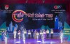 Đ/c Đỗ Thị Hoàng - Phó Bí thư Thường trực Tỉnh ủy và đ/c Vũ Thị Thu Thủy - Phó Chủ tịch UBND tỉnh trao danh hiệu Gương mặt trẻ tiêu biểu tỉnh Quảng Ninh năm 2017