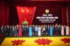 Đại diện Tổng LĐLĐ Việt Nam và đồng chí Đặng Huy Hậu, Phó Chủ tịch Thường trực UBND tỉnh tặng hoa chúc mừng Ban Chấp hành LĐLĐ tỉnh khóa XIII.