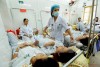 Hình ảnh: Bệnh nhân điều trị sốt xuất huyết tại bệnh viện Bạch Mai, Hà Nội.