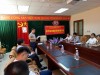 Đồng chí Trần Duy Hưng - Bí thư Chi bộ Phòng KCS - TT đọc Quyết định chuyển đảng chính thức cho 02 đồng chí
