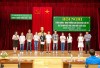 Ban Lãnh đạo Công ty trao quà cho các cháu là con CBCNV đạt học sinh giỏi và đạt giải cao trong cuộc thi học sinh giỏi các cấp năm học 2017 - 2018.