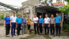 Lãnh đạo Công ty đến thăm và tặng quà gia đình công nhân có hoàn cảnh đặc biệt khó khăn.