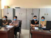 Cán bộ đoàn viên Công đoàn Phòng KTTC nhắn tin để đóng góp cho Quỹ vắc xin phòng Covid-19 Việt Nam.