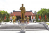 Tượng đài Nguyễn Văn Cừ, thành phố Bắc Ninh và Khu lưu niệm Tổng Bí thư tại phường Phù Khê, thành phố Từ Sơn.