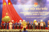 Lãnh đạo tỉnh tặng hoa chúc mừng Đại hội.