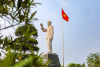 Tượng Bác trên đảo Cô Tô.