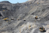 Các mỏ lộ thiên của TKV đang phấn đấu tăng sản lượng khai thác than mức cao nhất. Ảnh chụp khai trường Công ty CP Than Hà Tu