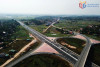 Cao tốc Hạ Long - Hải Phòng là dự án giao thông được triển khai theo hình thức PPP đầu tiên của Quảng Ninh, mở đầu cho trục cao tốc dọc tỉnh dài 176km. Công trình có tổng vốn đầu tư gần 14.000 tỷ đồng, rút ngắn quãng đường di chuyển Hà Nội - Quảng Ninh