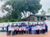 Đ/c Nguyễn Văn Thuấn - UVBTV Đoàn Khối DNTW, Bí thư Đoàn Thanh niên TKV đại diện Tuổi trẻ TKV trao tặng công trình thanh niên “Khu vui chơi trẻ em”