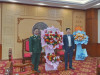 Tặng hoa Bộ CHQS tỉnh Quảng Ninh