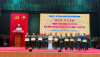 Đ/c Đại tá Nguyễn Quang Hiến - Chính uỷ Bộ CHQS tỉnh Quảng Ninh trao giải cho các tác giả đạt giải