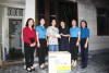 Phó Chủ tịch Công đoàn TKV Nguyễn Thị Minh trao hỗ trợ cho chị Lê Thị Thu Hà - Công ty Than Uông Bí