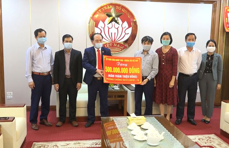 Tập đoàn Công nghiệp Than - Khoáng sản Việt Nam ủng hộ tỉnh Bắc Giang 500 triệu đồng phòng, chống dịch Covid-19