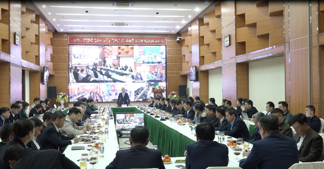 Tổng Giám đốc Tập đoàn Đặng Thanh Hải chủ trì Hội nghị giao ban trực tuyến điều hành sản xuất tại điểm cầu Hà Nội