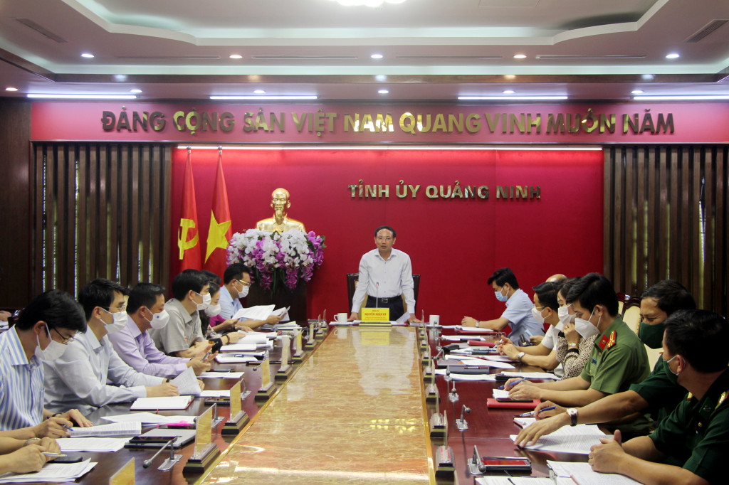 Đồng chí Nguyễn Xuân Ký - Ủy viên Ban Chấp hành Trung ương Đảng, Bí thư Tỉnh ủy, Chủ tịch HĐND tỉnh, kết luận cuộc họp.