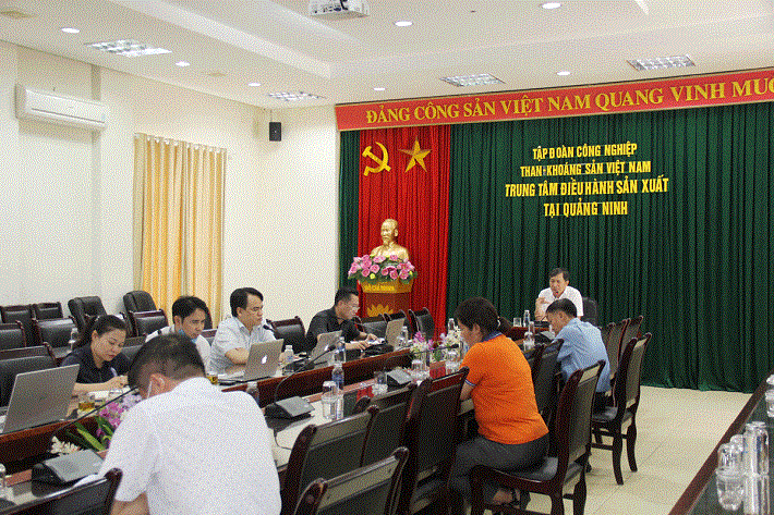 Phó Tổng Giám đốc Tập đoàn Nguyễn Ngọc Cơ chủ trì làm việc tại Trung tâm ĐHSX tại Quảng Ninh