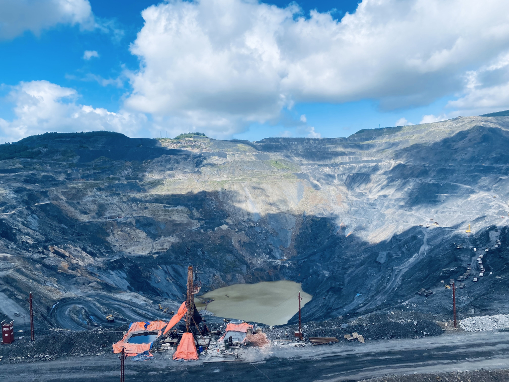 Công ty CP Than Hà Tu - Vinacomin sử dụng các biện pháp khai thác trình tự hợp lý các khu vực vỉa than để tăng hệ số thu hồi than sạch.