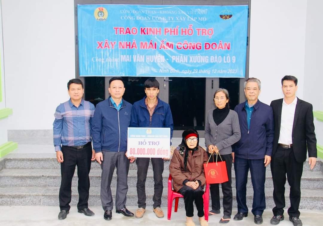 Công đoàn Công ty Xây lắp mỏ - TKV trao hỗ trợ xây nhà “Mái ấm Công đoàn” cho CNLĐ