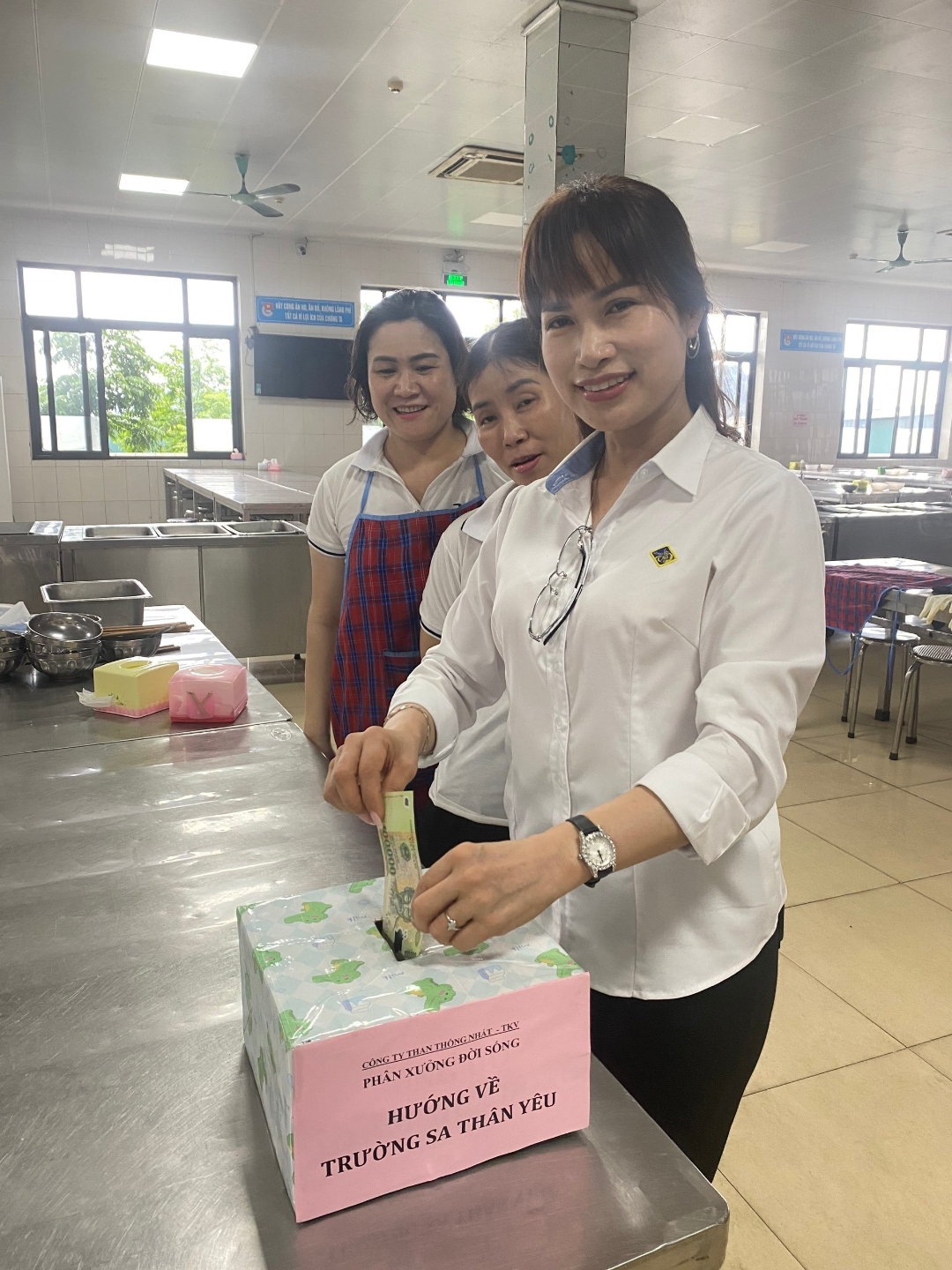 Phân xưởng Đời sống "hướng về Trường Sa thân yêu"