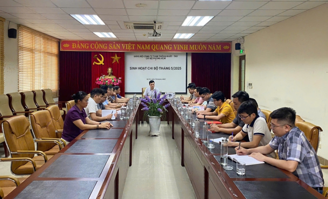 Chi bộ Phòng KCM tổ chức sinh hoạt chi bộ tháng 5/2025