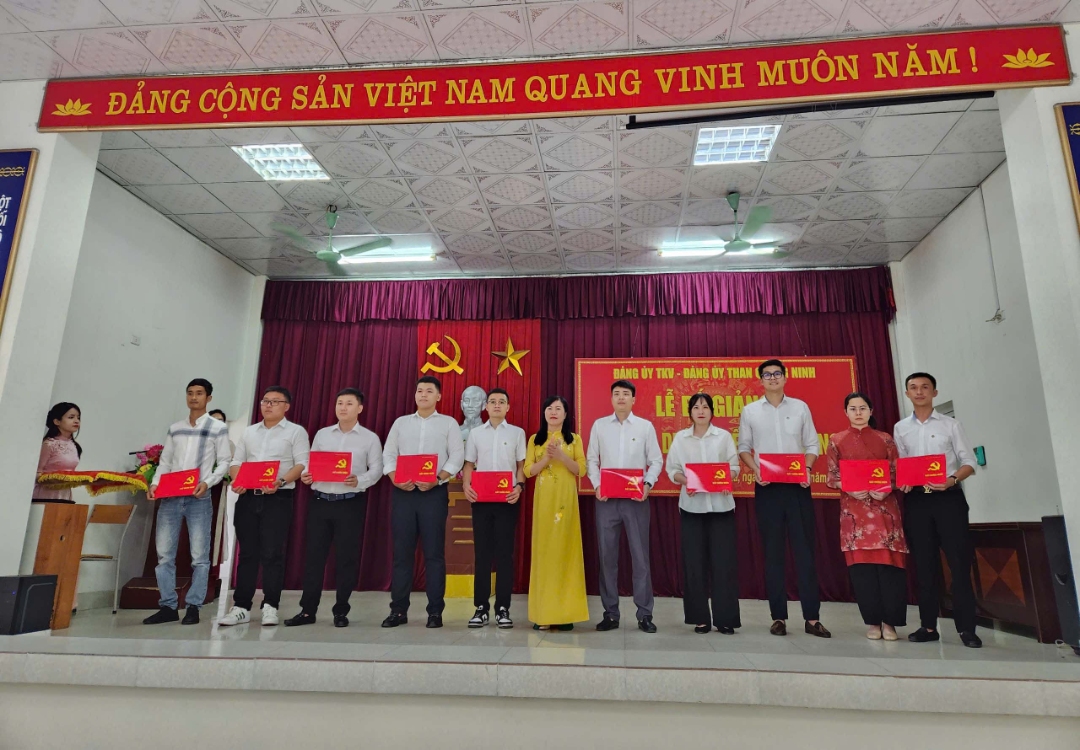 20 quần chúng ưu tú của Đảng bộ Công ty Than Thống Nhất - TKV hoàn thành tốt lớp bồi dưỡng nhận thức về Đảng