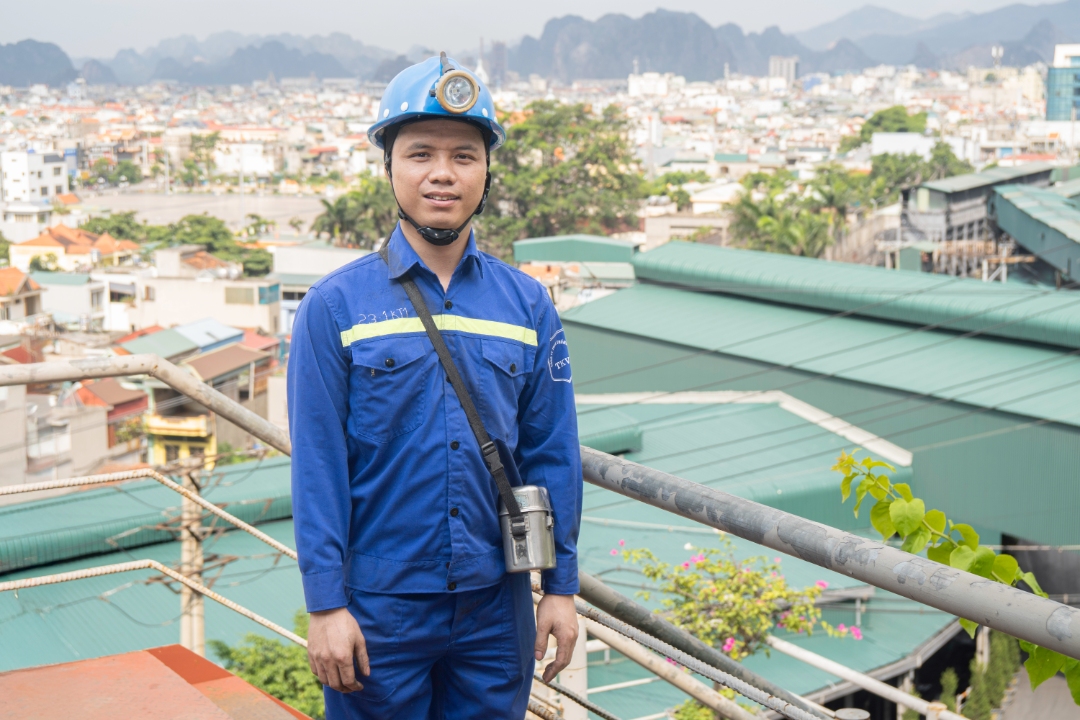 Thợ lò Nguyễn Văn Khánh - Tấm gương Đảng viên tiêu biểu được tuyên dương tại “Vinh quang Thợ mỏ năm 2025”