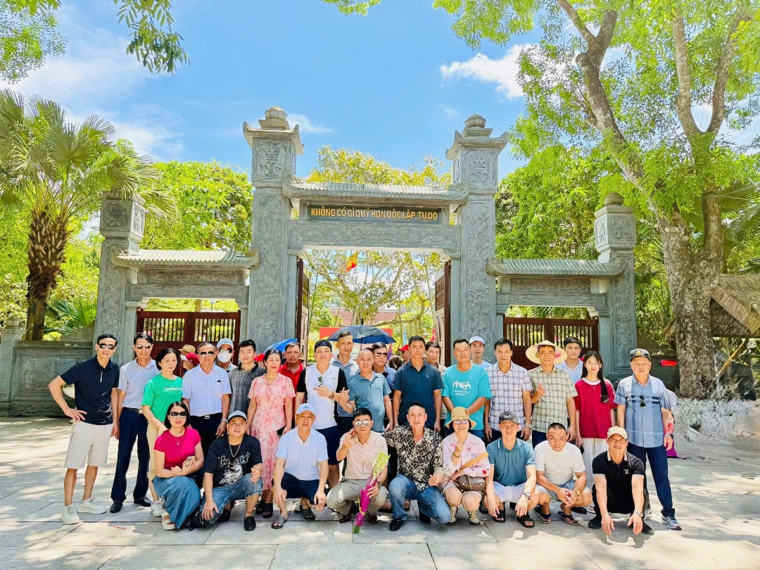 Than Thống Nhất tổ chức cho 320 Thợ Mỏ đi nghỉ mát và hỗ trợ điều trị năm 2025