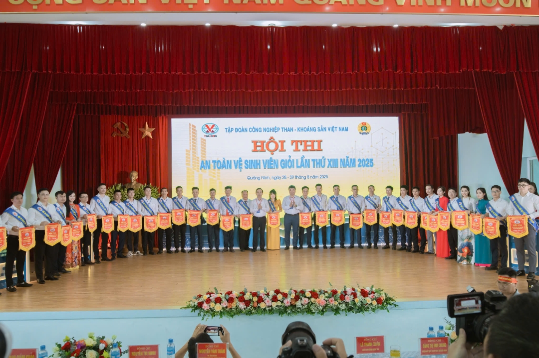 z6954579514976 f8da3a39467be577533276e8c803cc8c