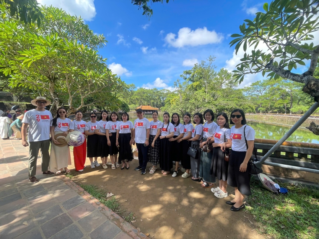 Phòng Kế toán tổ chức tham quan du lịch Hội An - Huế năm 2025