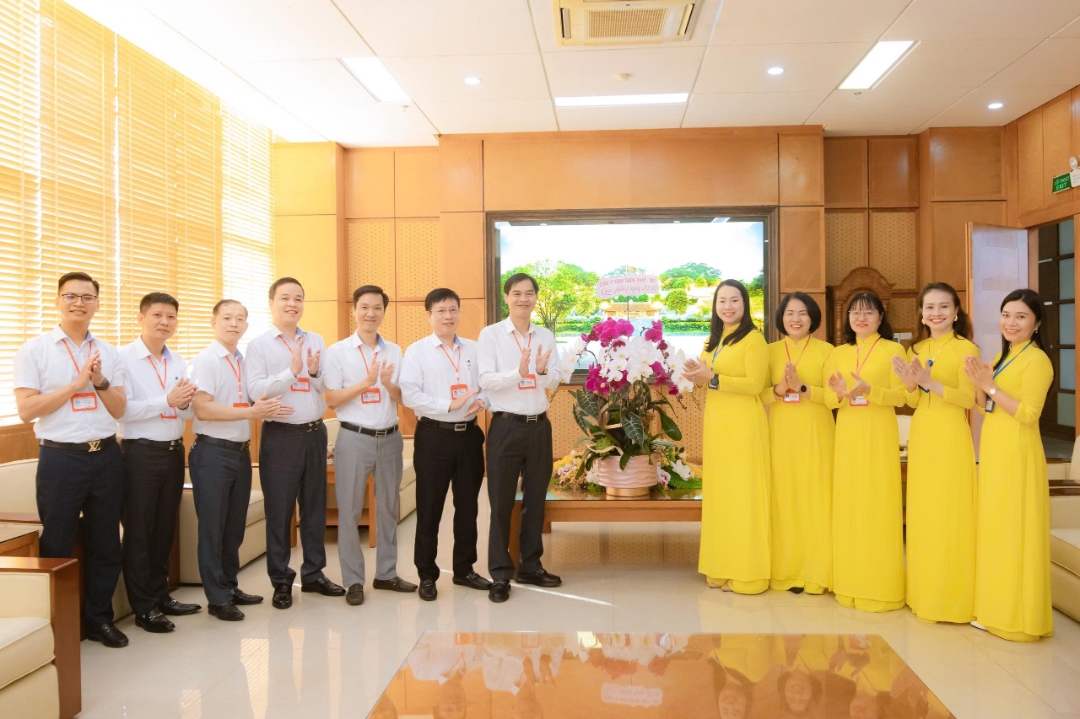 z7137988500277 3cd1a9e3fc43410c377c8c5f810bbcbd