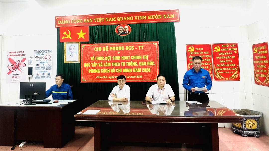 Đồng chí Nguyễn Hoài Phương Bí thư chi đoàn phát động