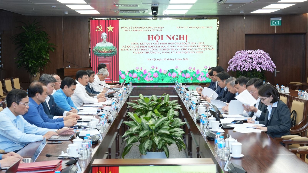 Toàn cảnh hội nghị.