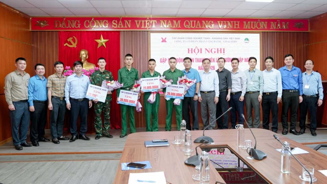 Tuổi trẻ TKV hăng hái lên đường nhập ngũ năm 2026