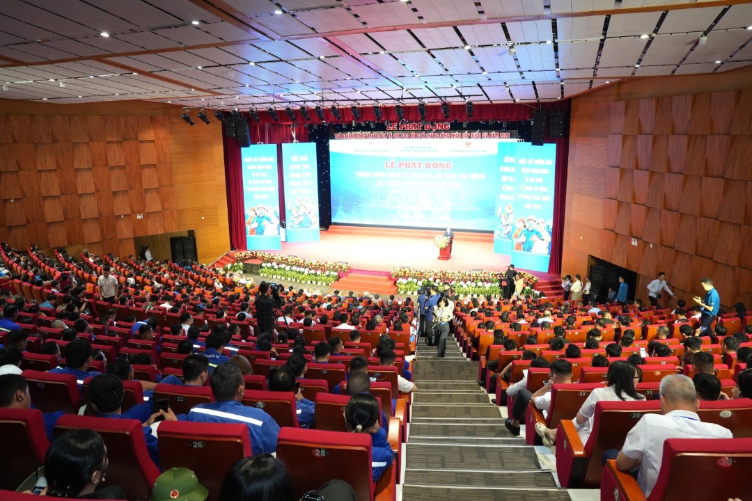 Quang cảnh tại lễ phát động