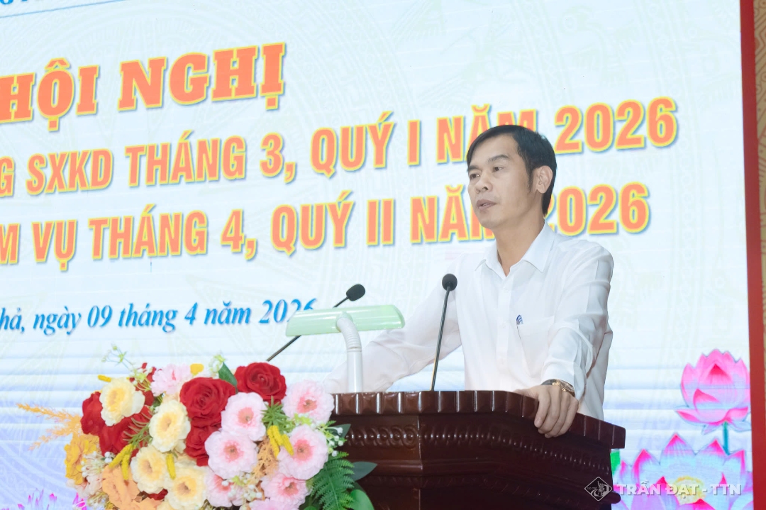 Đồng chí Vương Minh Thu - Bí thư Đảng ủy, Giám đốc Công ty phát biểu tại Hội nghị sơ kết công tác SXKD tháng 3, Quý I, triển khai nhiệm vụ tháng 4, Quý II năm 2026. Ảnh: Trần Đạt