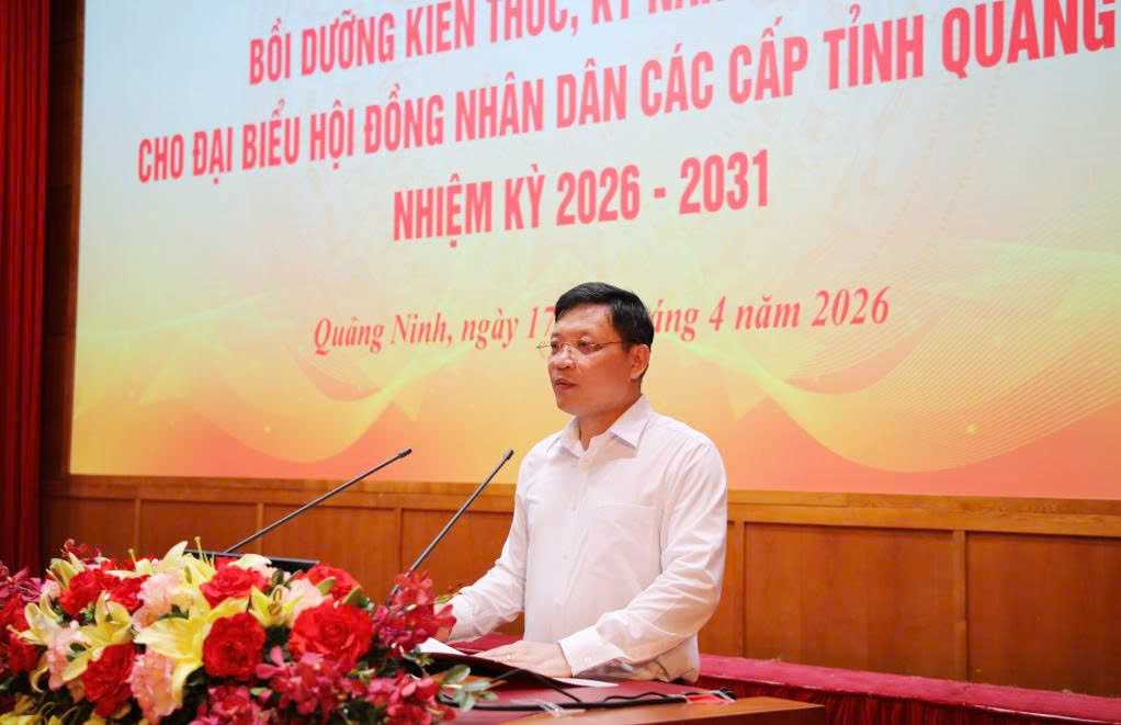 Đồng chí Nghiêm Xuân Cường - Phó Chủ tịch HĐND tỉnh, phát biểu khai mạc hội nghị