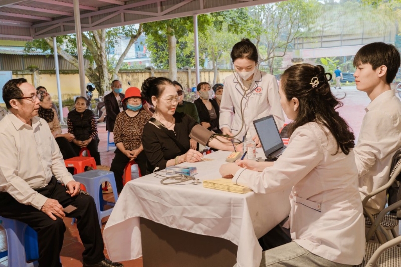 Bệnh viện Đa khoa tỉnh tổ chức chương trình khám, tư vấn, cấp phát thuốc miễn phí cho nhân dân xã Quảng Đức và xã Đường Hoa, tháng 3/2026.
